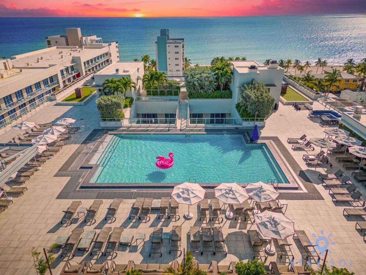 Rooftop Pool - Hollywood Beach Boardwalk Exterior photo