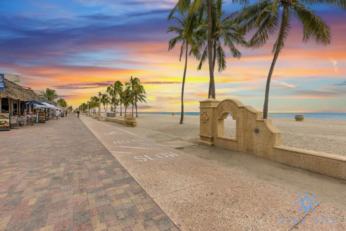Rooftop Pool - Hollywood Beach Boardwalk Exterior photo